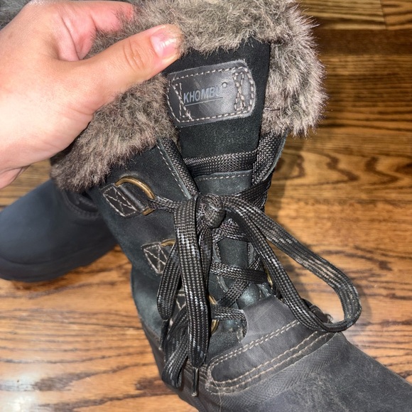 Khombu Women's Black Faux Fur-Trim Lace-Up Winter Boots - Picture 5 of 7